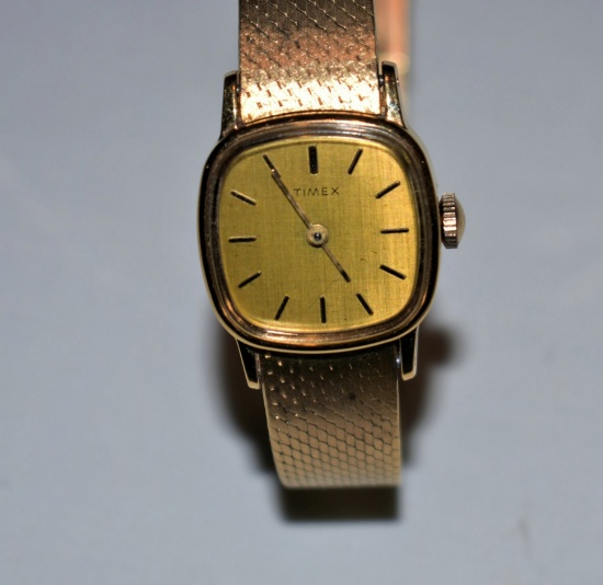 LIKE NEW TIMEX WRIST WATCH ~ GOLD COLOR BAND