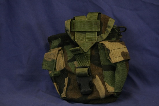 Camouflage Molle canteen carrier
