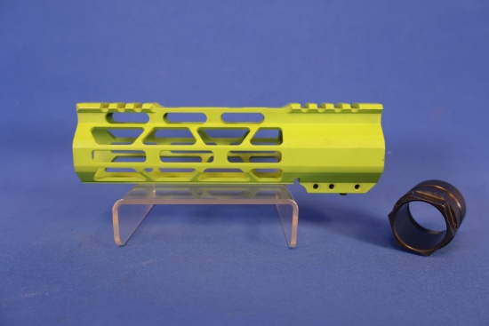 Green 7.25" AR14 Handguard, with Barrel Nut.