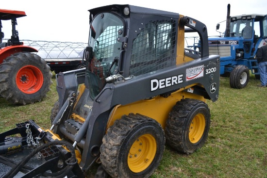 John Deere 320D Skid Steer