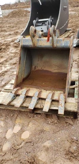 24 In Volvo Bucket