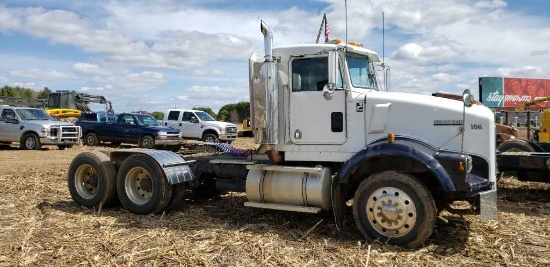 Kenworth T800 Semi Day Cab