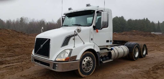 2012 Volvo Semi Day Cab