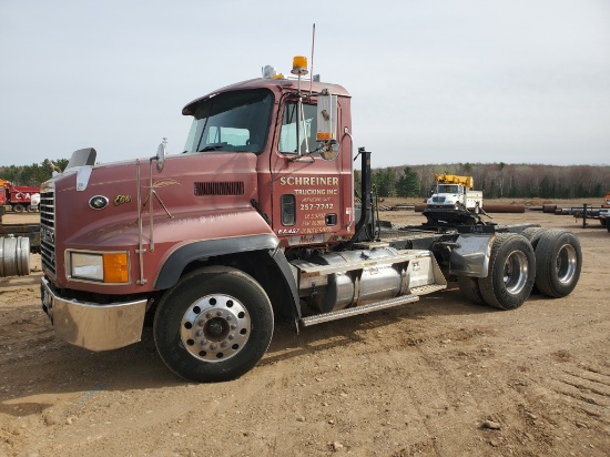 2000 Mack Ch613 Day Cab Semi