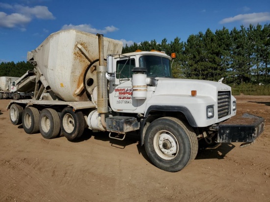 2001 Mack Rd690s Cement Truck