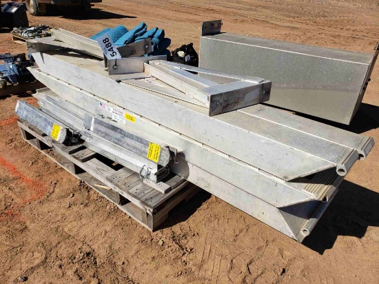 Approx 8' Loading Ramps & Load Levelers