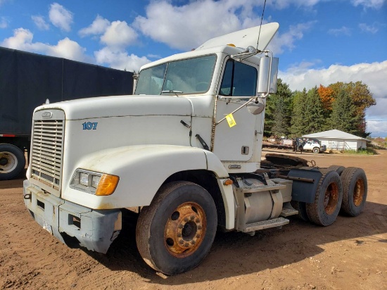 2000 Freightliner Day Cab Semi