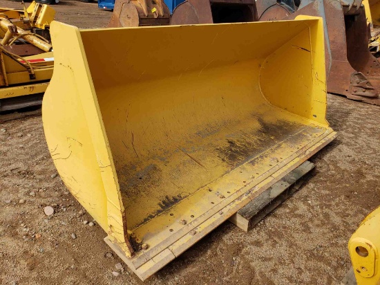 100"/2.5yd Bucket With Cutting Edge