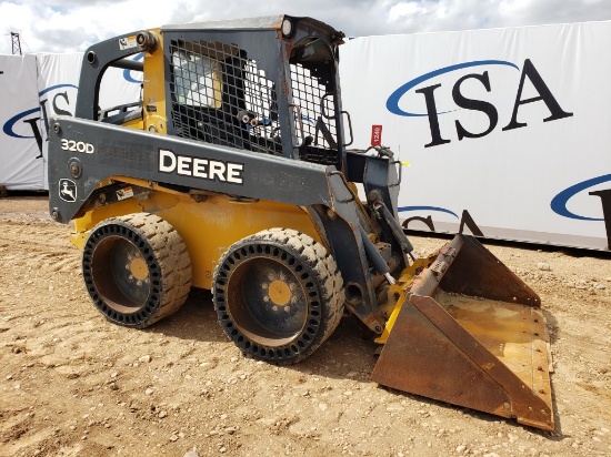 Deere 320d Skid Steer