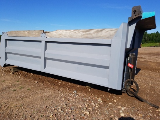18' 6" Monroe Dump Box W/hoist, Pump And Pto