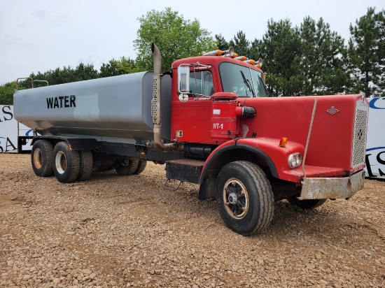 1985 Diamond Reo C116 Water Truck