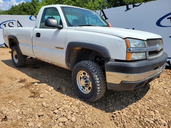 2004 Chevy Silverado 2500 4x4 Truck