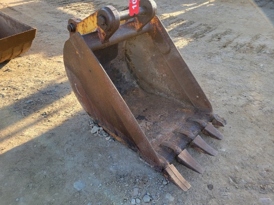 24" Backhoe Bucket Fits Deere 300d