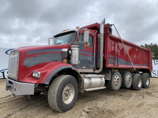 2018 Kenworth T800 Quad Dump Truck