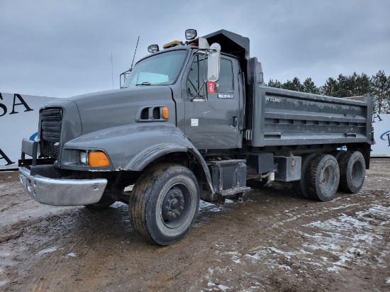 1997 Ford Louisville 8500 Dump Truck