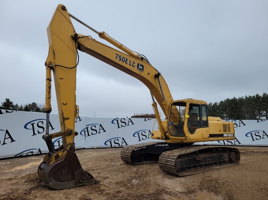 John Deere 790e Excavator
