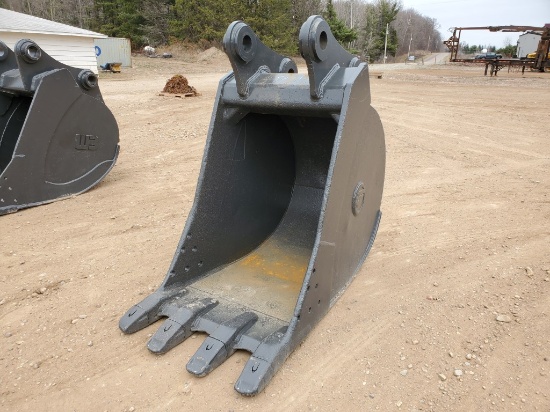 36" Central Fab Excavator Bucket