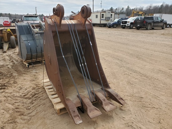 36" Central Fab Excavator Bucket