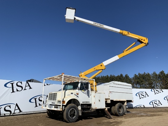 1999 International 4900 4x2 Chipper Bucket Truck