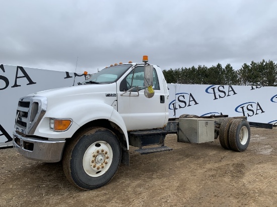 2005 Ford F750 Cab & Chassis