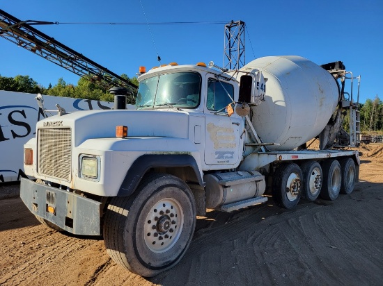 1999 Mack Rd690s Mixer Truck