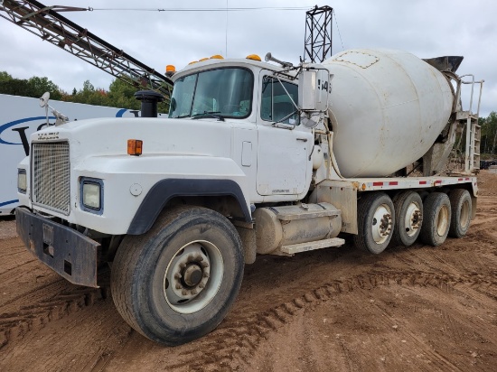 1999 Mack Rd690s Mixer Truck