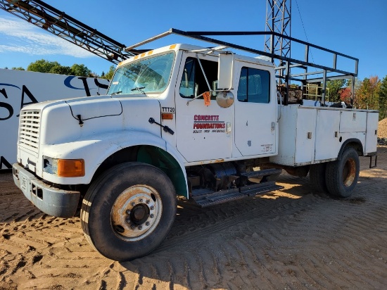 1995 4700 International Crewcab Work Truck