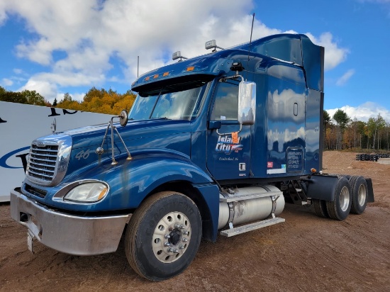 2012 Freightliner Columbia Sleeper Semi