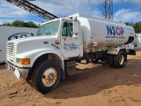 1999 International 4900 4x2 Tanker Truck