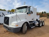 2012 Volvo Daycab Truck Tractor