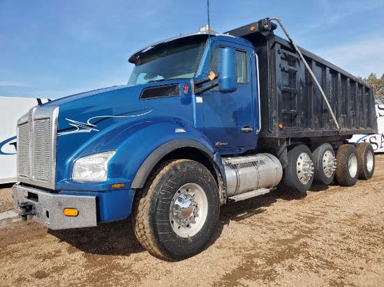 2015 Kenworth T880 Quad Axle Dump Truck