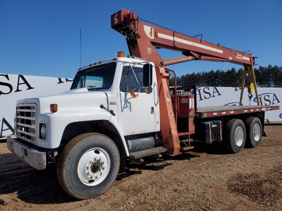 1989 International S1900 Crane Truck
