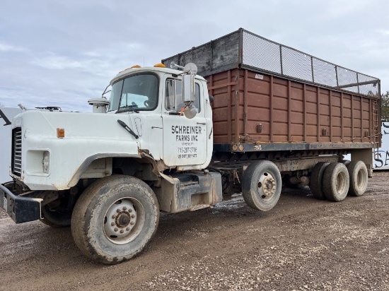 1999 Mack Dm690s Tri-axle Dump Truck