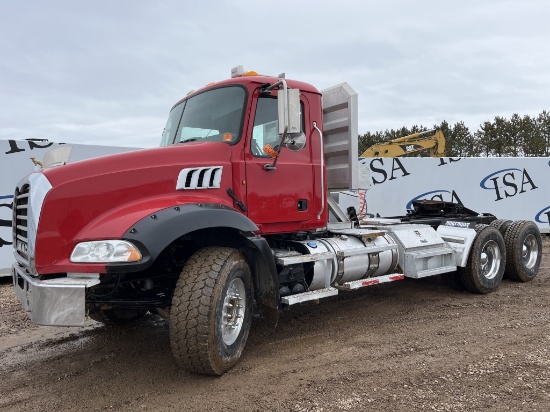 2011 Mack Granite Day Cab Truck Tractor