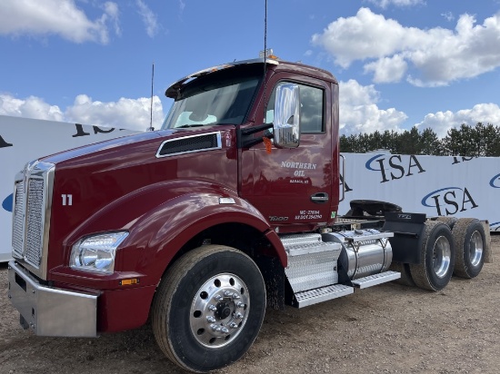 2018 Kenworth T880 Day Cab Truck Tractor