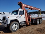 1989 International S1900 Crane Truck
