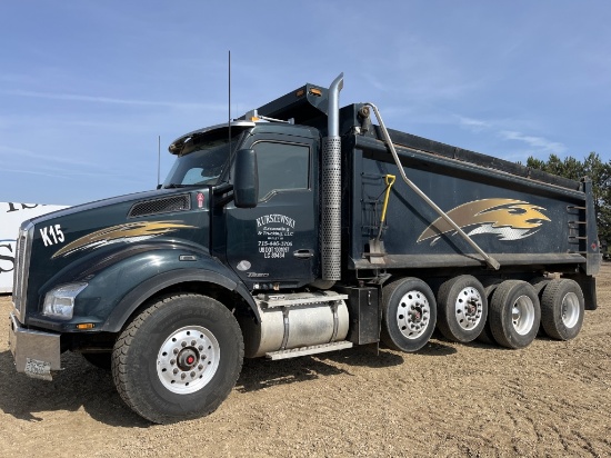 2015 Kenworth T880 Quad Axle Dump Truck