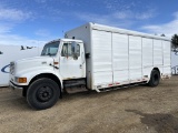 2001 International 4900 Beverage Truck