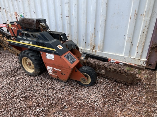 2005 Ditch Witch Trencher