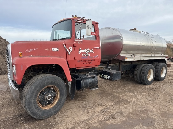 1985 Ford 8000 Water Truck