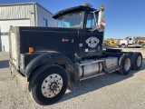 1989 International Day Cab Tractor
