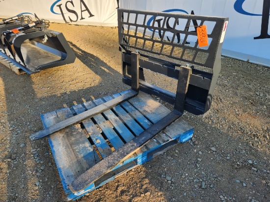 Unused Stout Full Back Skid Steer Pallet Forks