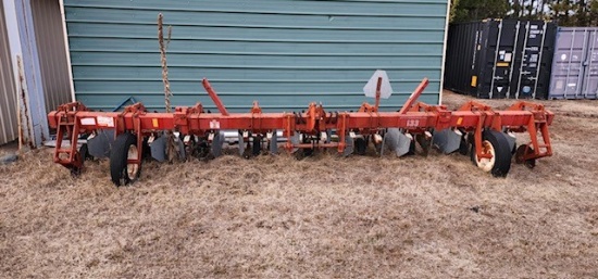 International 133 Field Cultivator