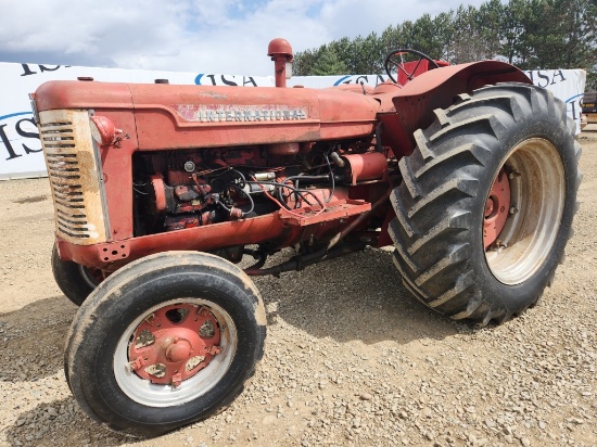 International 650 Tractor