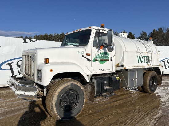 1996 International 2000 Tanker Truck