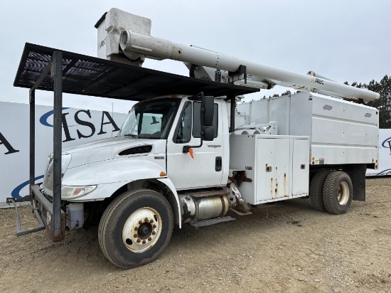 2013 International 4300 Bucket/chip Truck