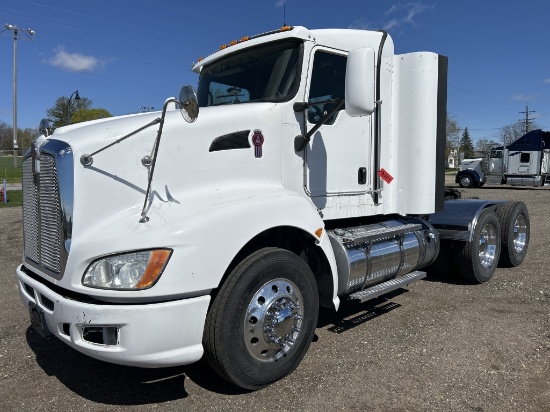 2013 Kenworth T660 Day Cab Truck Tractor