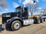 2013 Kenworth T800 Day Cab
