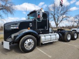2013 Kenworth T800 Day Cab
