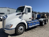 2015 Kenworth T680 Day Cab